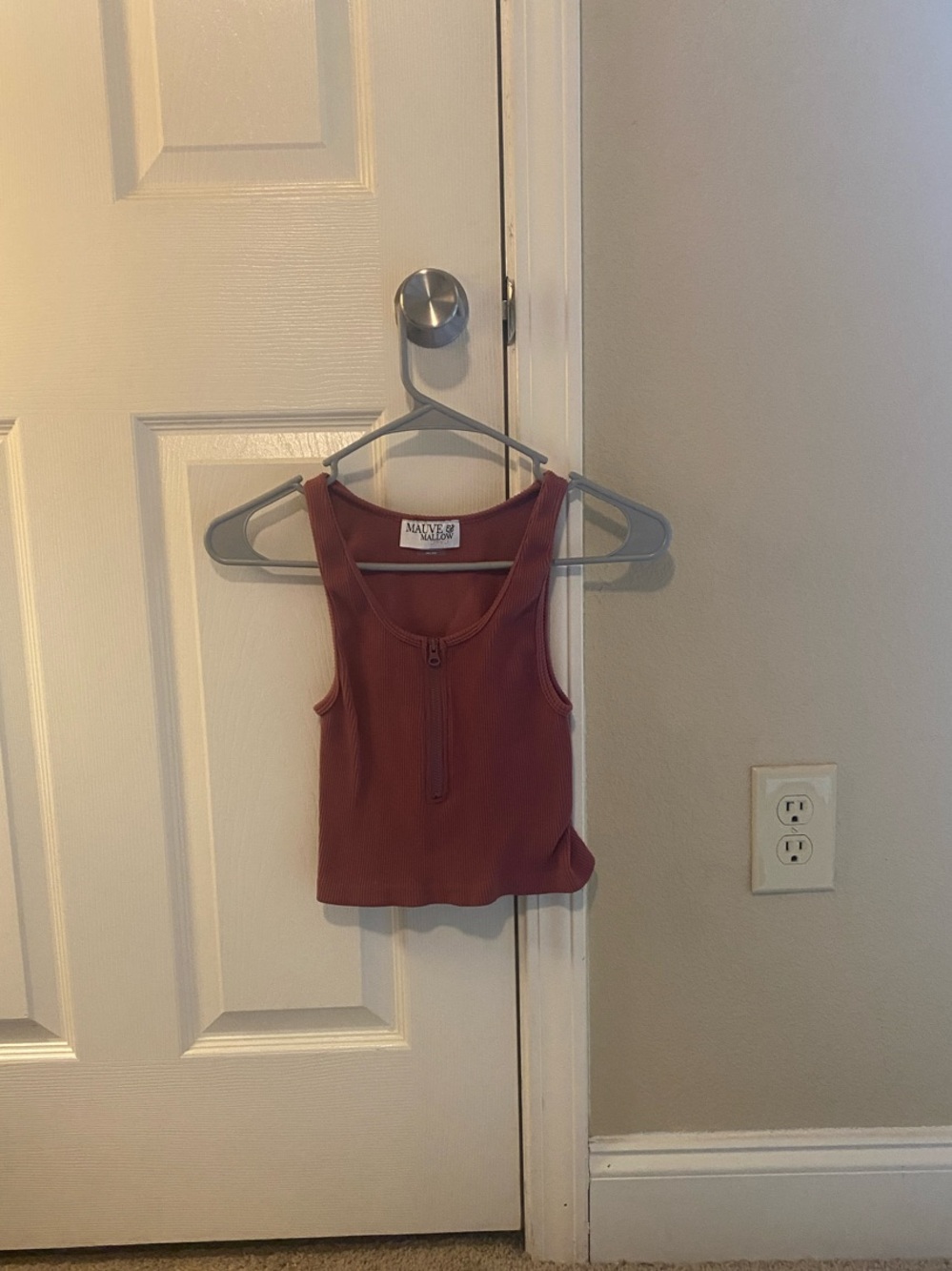 Mauve Ribbed Rust-Red Zip Tank